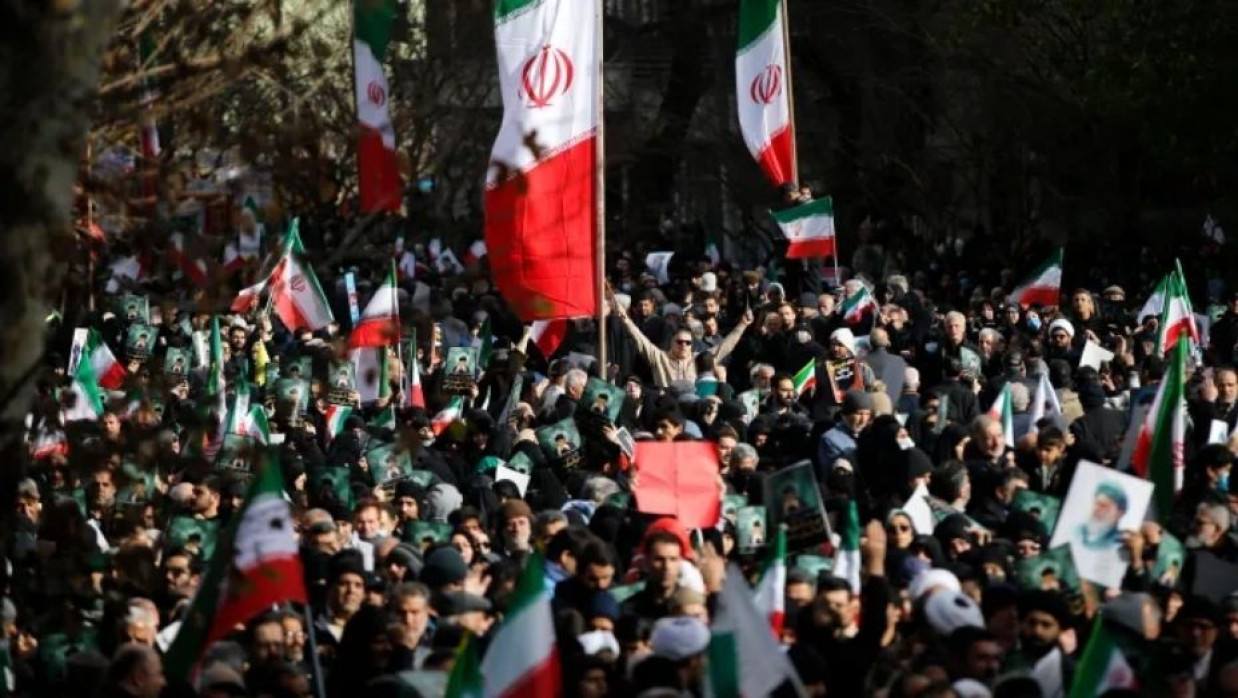 ইরানে বিক্ষোভকারীরা