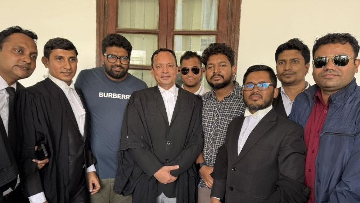 রিটকারীদের পক্ষের আইনজীবী প্যানেল