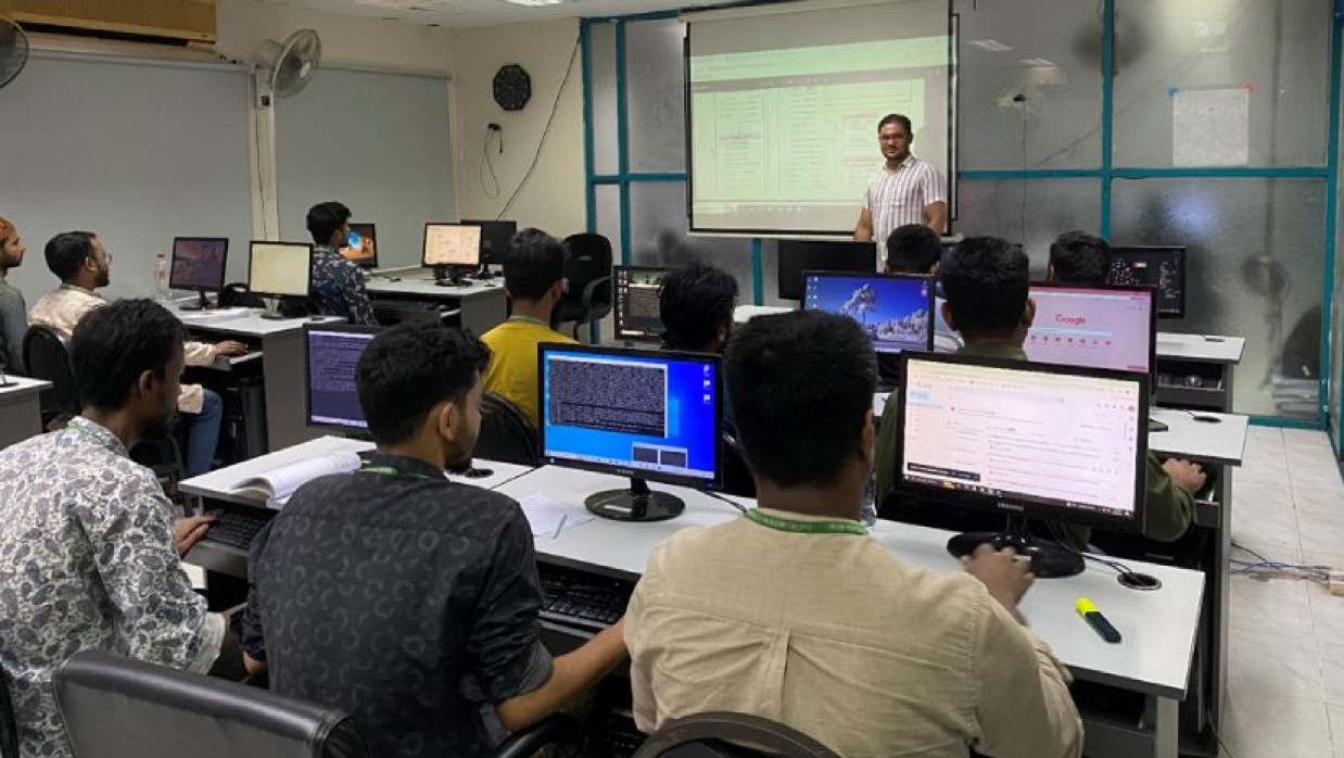 আইএসডিবি-বিআইএসইডব্লিউ স্কলারশিপে আইটি প্রশিক্ষণ গ্রহণ করতে আবেদন করুন দ্রুতই  