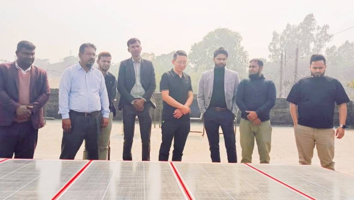 নওগাঁ সদর উপজেলার মারাদমোল্লা বাজারে পরিদর্শন করেন চীনা প্রতিনিধি ও ডংজিন লংজারভিটি ইন্ডাস্ট্রি লিমিটেডের কর্মকর্তারা