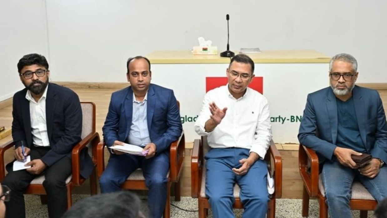 ডিআরইউ নেতাদের সঙ্গে মতবিনিময়কালে তারেক রহমান