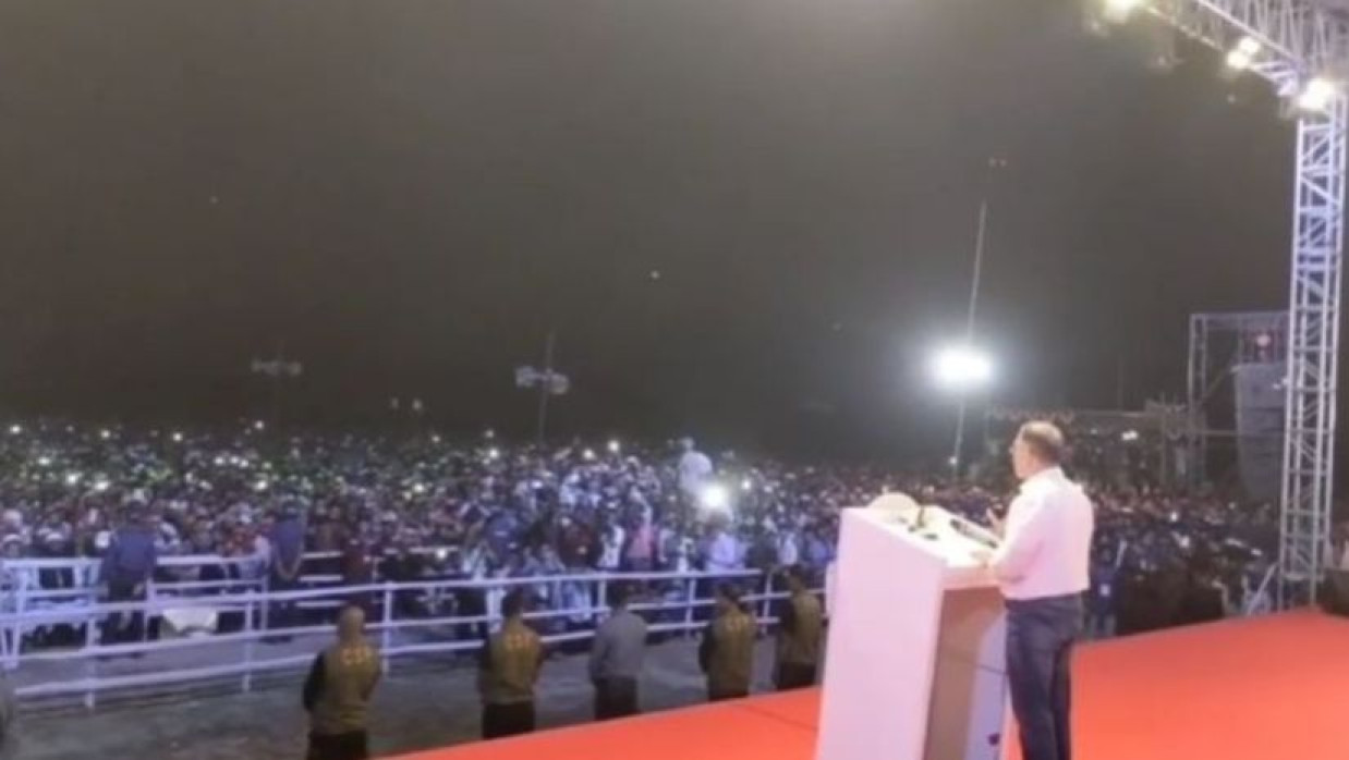 হবিগঞ্জের শায়েস্তাগঞ্জে নির্বাচনী সমাবেশে বক্তব্য দেন তারেক রহমান