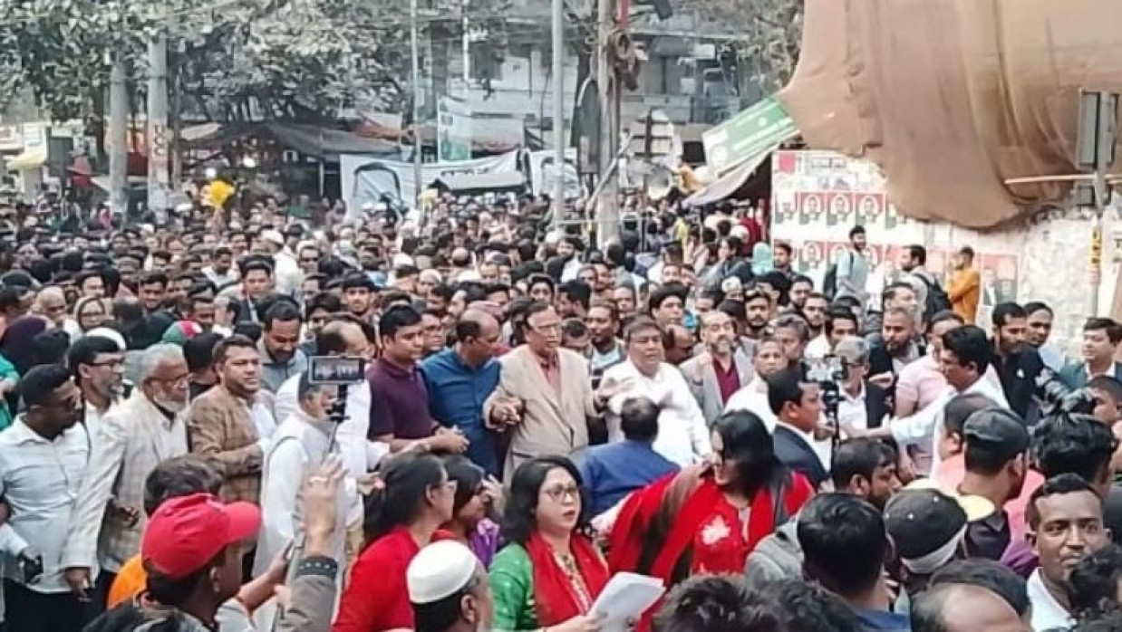 বৃহস্পতিবারবিকালে মহাখালী ওয়্যারলেস গেটে