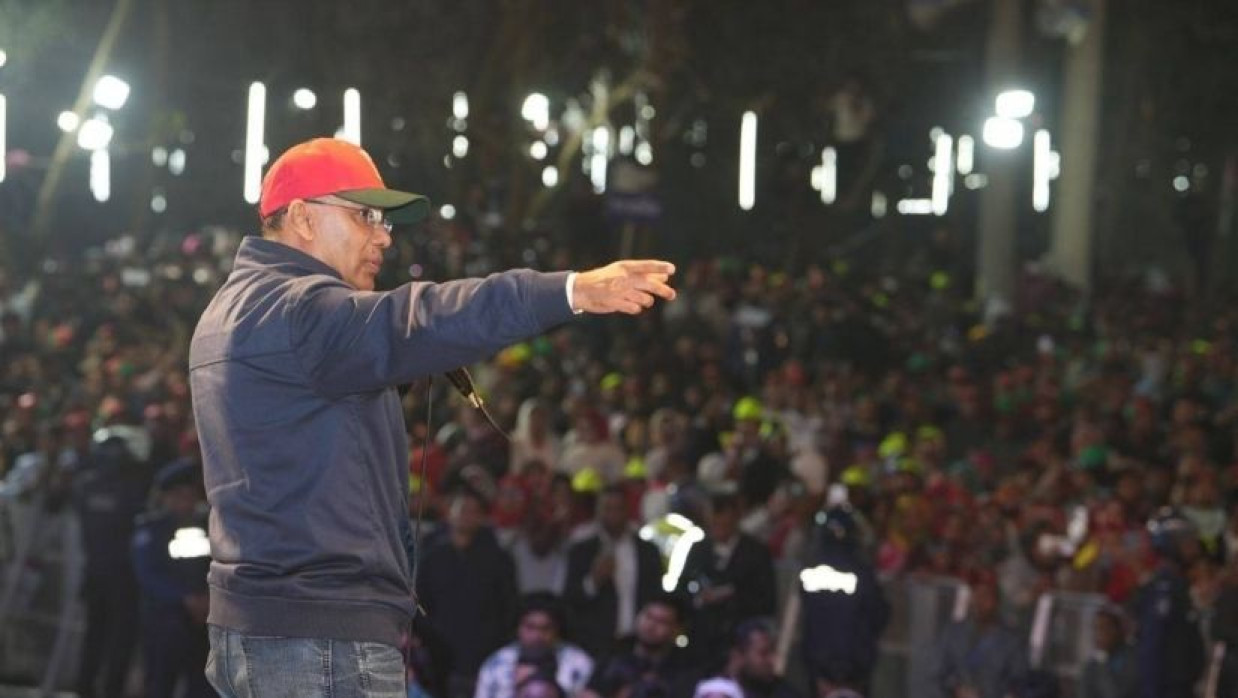 নির্বাচনী সমাবেশে বক্তব্য রাখেন তারেক রহমান