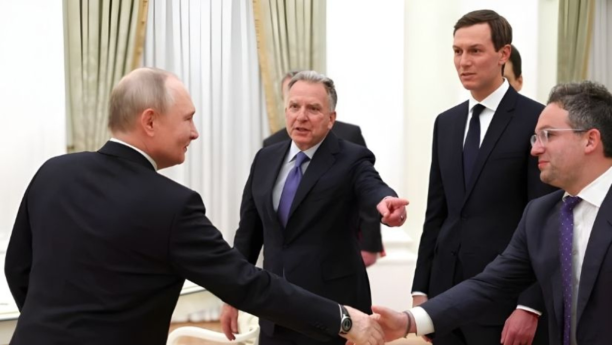 ত্রিদেশীয় বৈঠকে অংশ নিতে আমিরাতে পুতিন