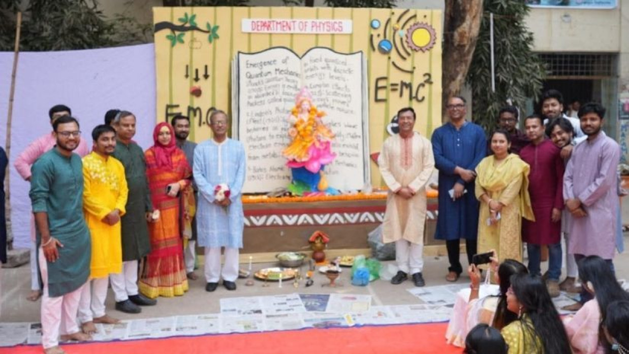 পূজার অর্জিত বিদ্যা কাজে লাগিয়ে বিশ্ববিদ্যালয়ের নাম উজ্জ্বল করবে শিক্ষার্থীরা