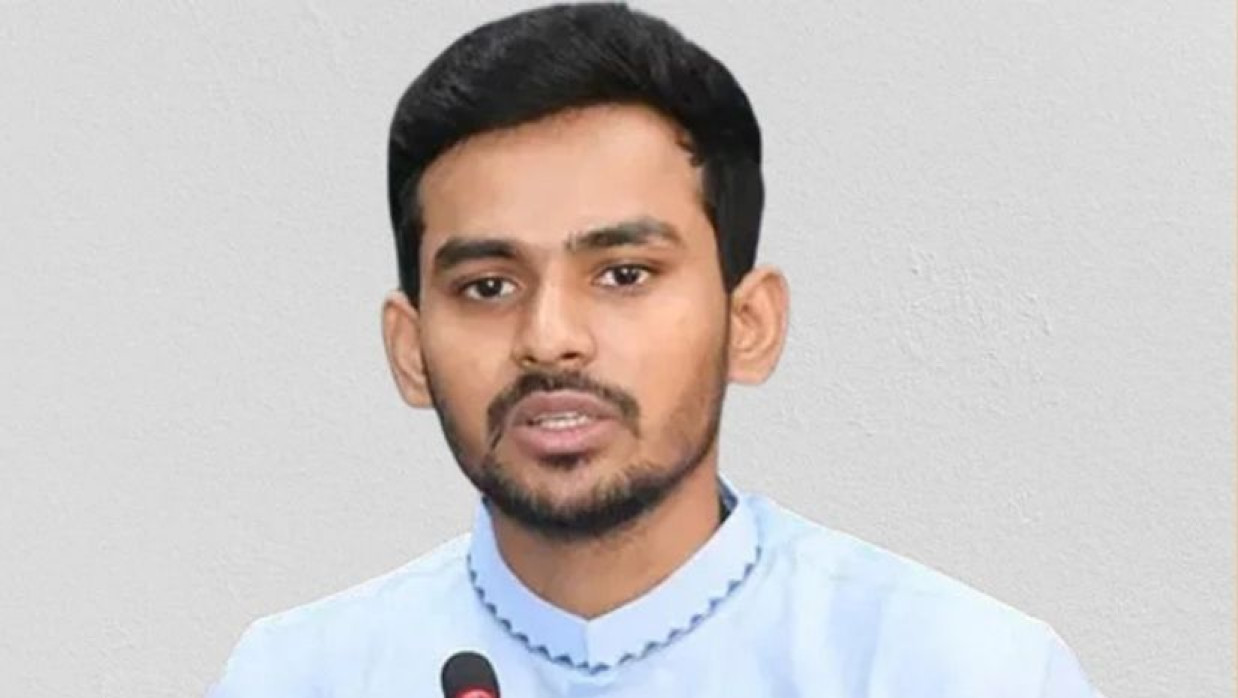 তারেক রহমানের বিরুদ্ধে নির্বাচনী আচরণবিধি লঙ্ঘনের অভিযোগে আসিফ মাহমুদ সজীব ভুঁইয়া