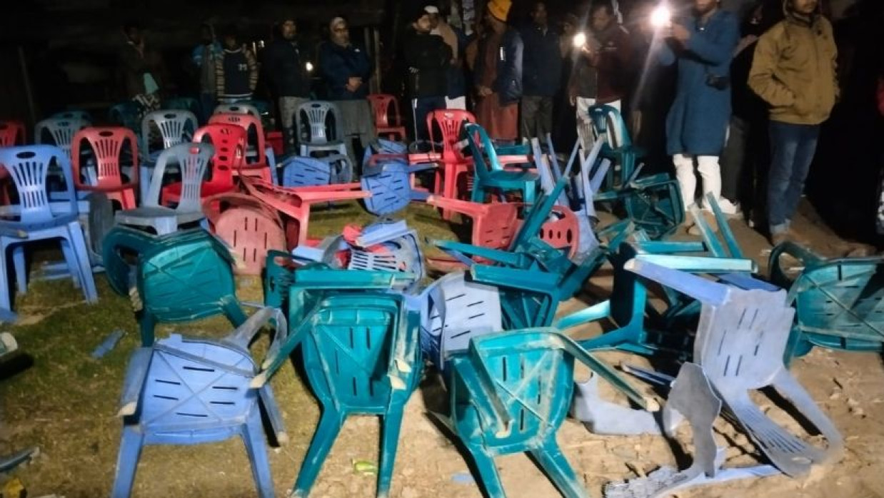 শুক্রবার রাতে এ ঘটনা ঘটেছে