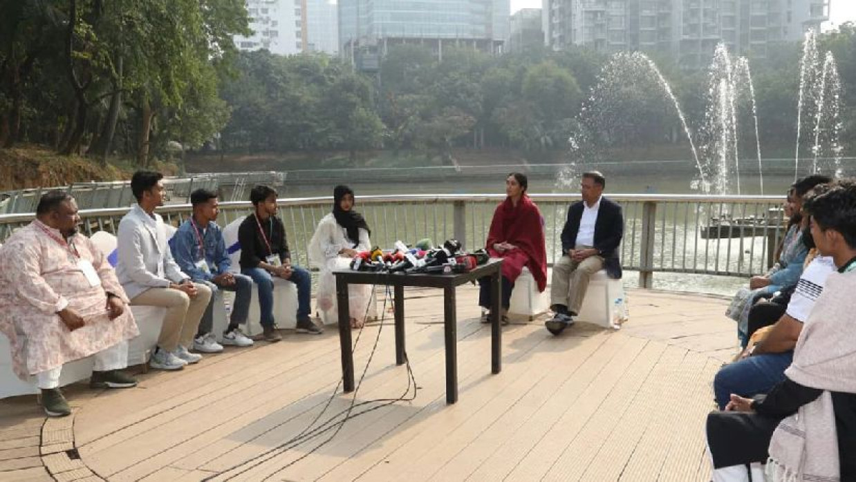 গুলশানে বিচারপতি শাহাবুদ্দিন পার্কে ‘মিট অ্যান্ড গ্রিট উইথ তারেক রহমান’ শীর্ষক অনুষ্ঠানে তারেক রহমান ও জাইমা রহমান