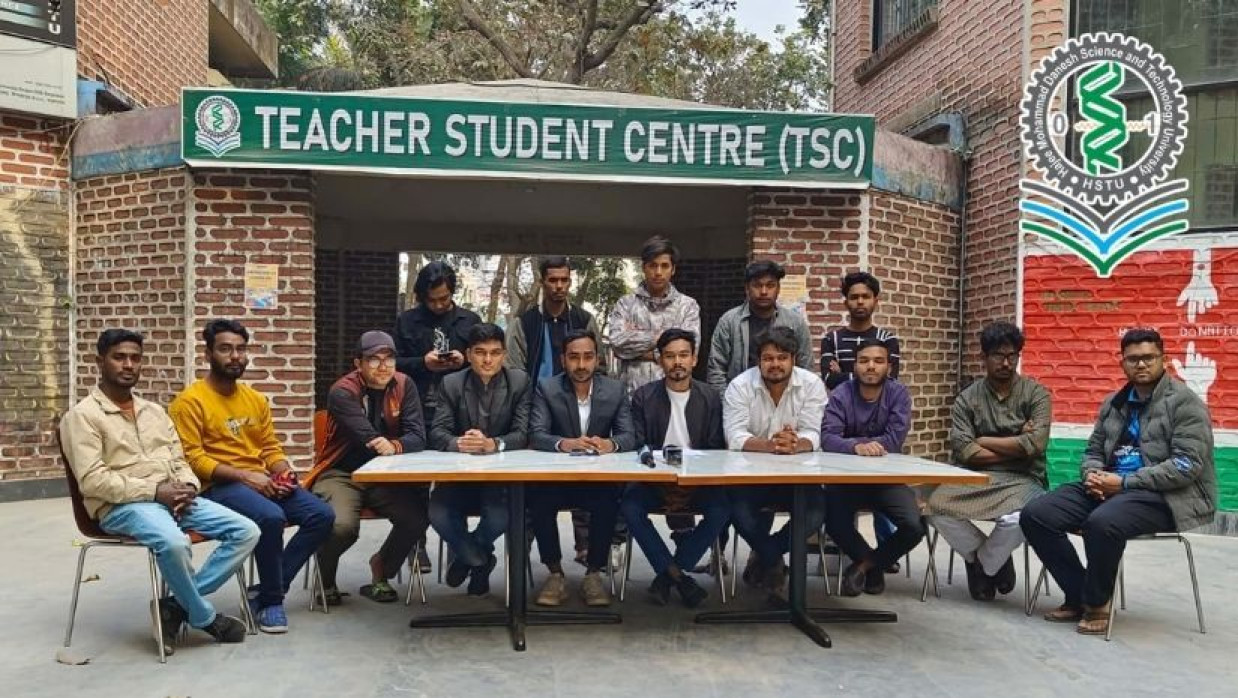 ভর্তি পরীক্ষায় ছাত্রদলের বাইক সার্ভিস