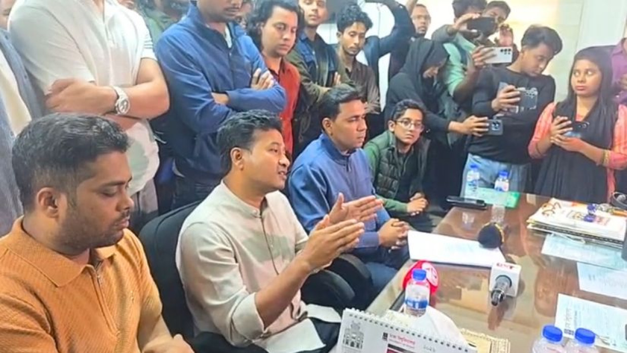 ডাকসু প্রতিনিধিদের বিরুদ্ধে অভিযোগ নিয়ে প্রক্টর অফিসে ছাত্রদল নেতারা