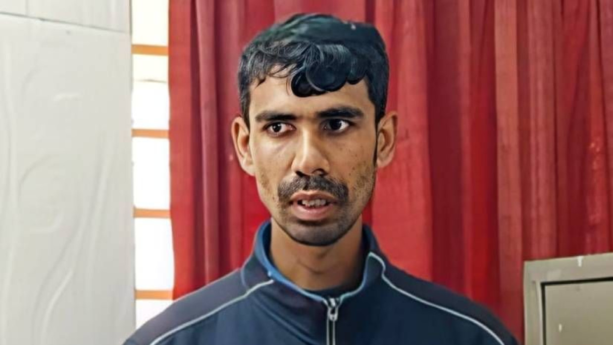 আটক যুবক