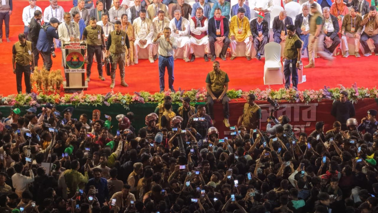 নানার বাড়ির আত্মীয় হিসেবে বৃহত্তর নোয়াখালীতে ধানের শীষকে বিজয়ী দেখতে চান তারেক রহমান