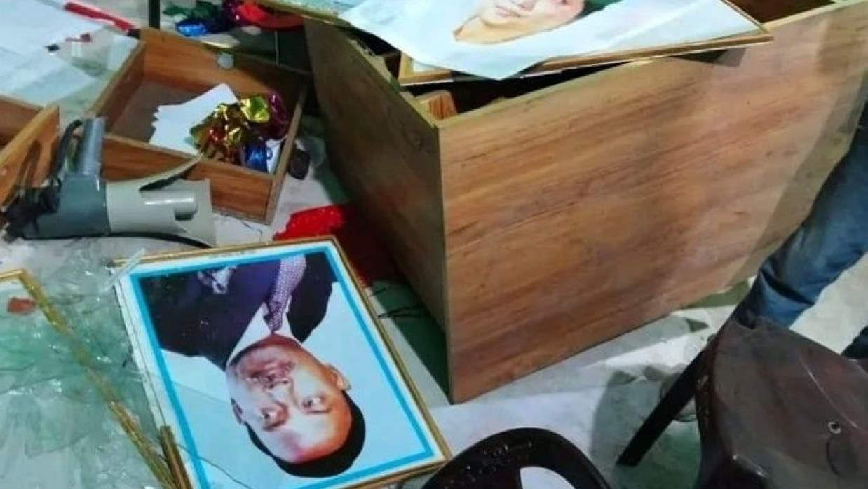 বিএনপি কার্যালয় ভাঙচুর