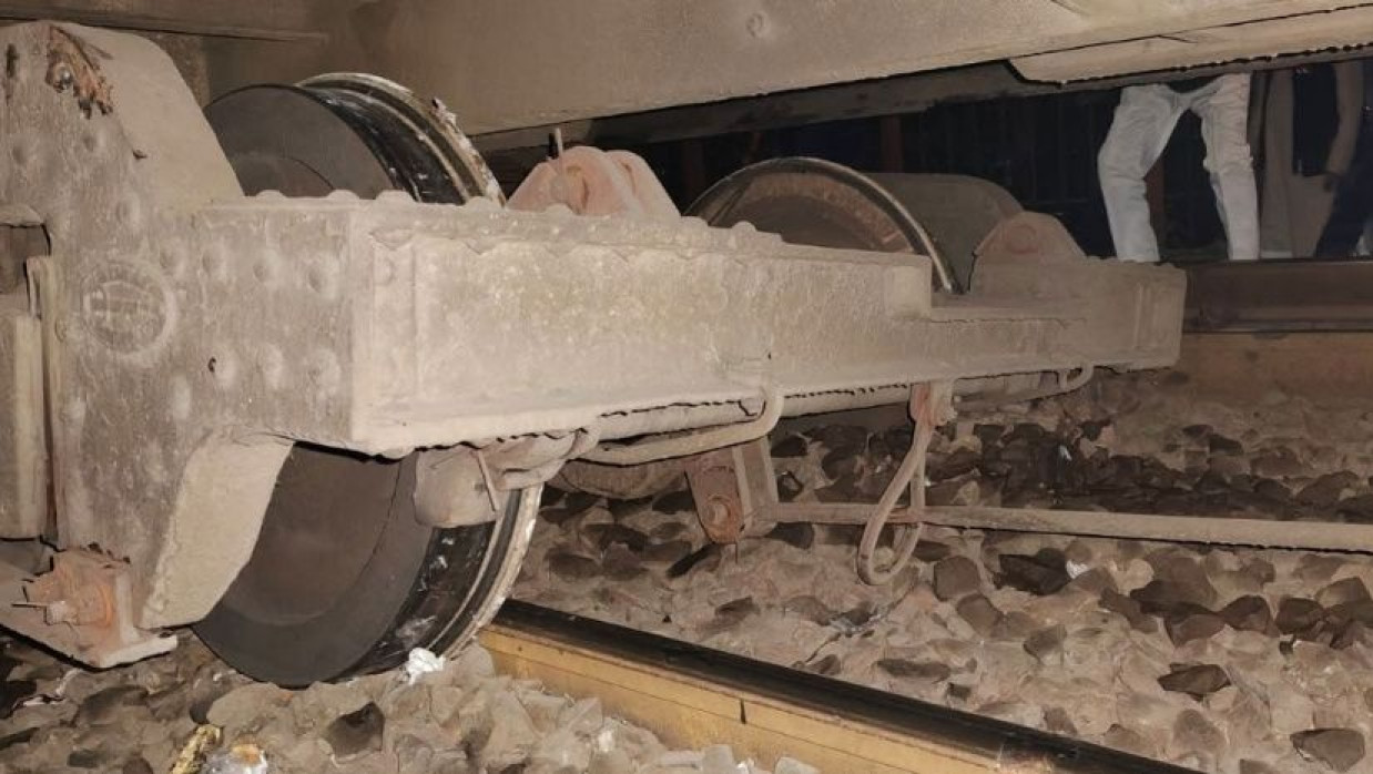 বগি লাইনচ্যুত