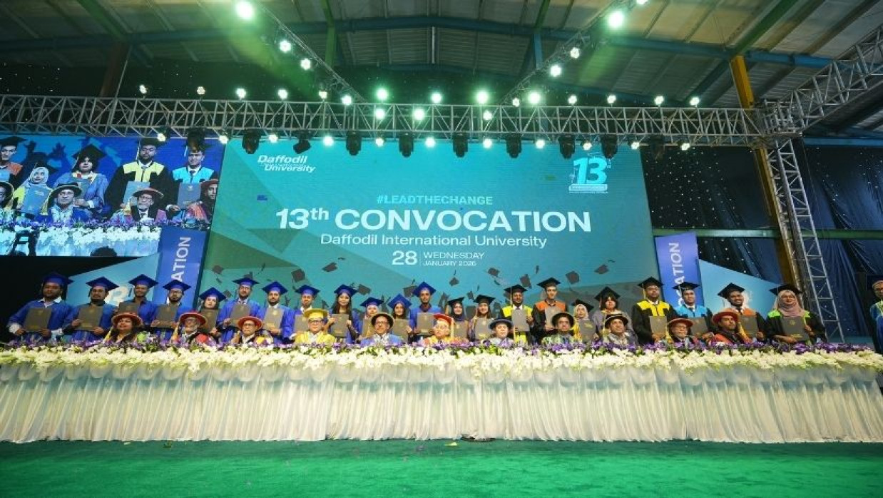 অর্থবহ জীবন গঠনের বার্তায় ড্যাফোডিলের ১৩তম সমাবর্তন, ডিগ্রি পেলেন ৪০২০ শিক্ষার্থী