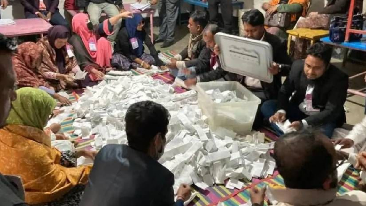 সংসদ নির্বাচনে সবচেয়ে কম ও বেশি ভোট পড়েছিল কবে?