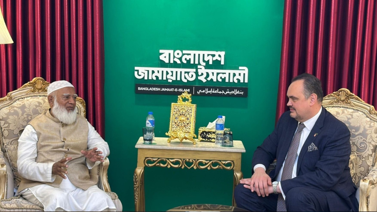 জামায়াত আমিরের সঙ্গে মার্কিন রাষ্ট্রদূতের সৌজন্য সাক্ষাৎ