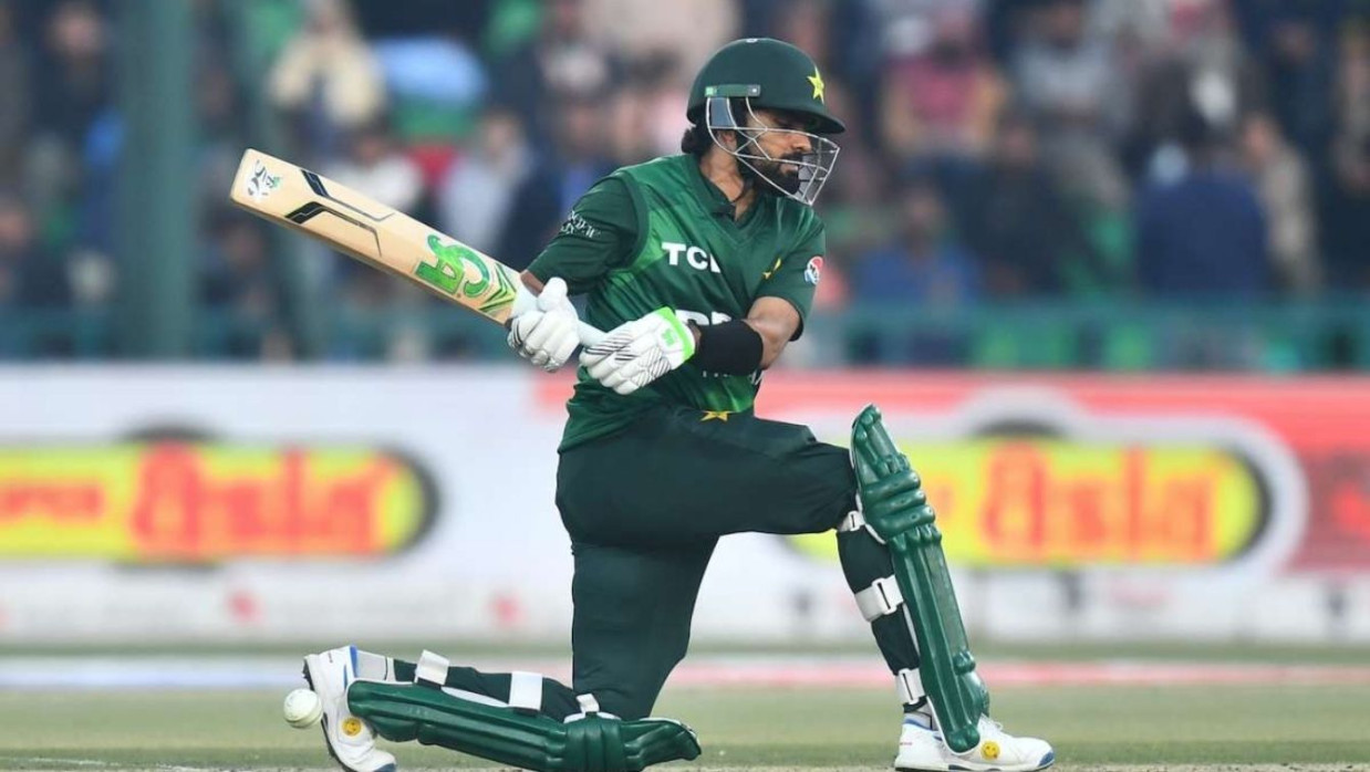 ফের ব্যর্থ বাবর, অস্ট্রেলিয়ার বিপক্ষে লড়াকু পুঁজি পাকিস্তানের
