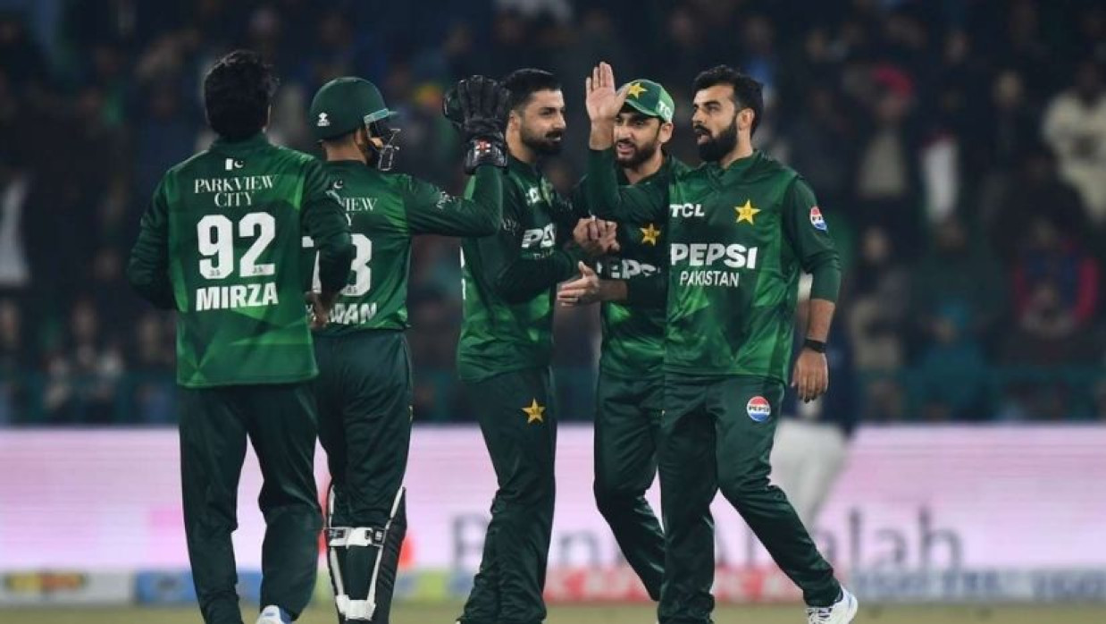 বাবরের ব্যর্থতার ম্যাচে ২৬৫০ দিন পর অস্ট্রেলিয়াকে হারাল পাকিস্তান