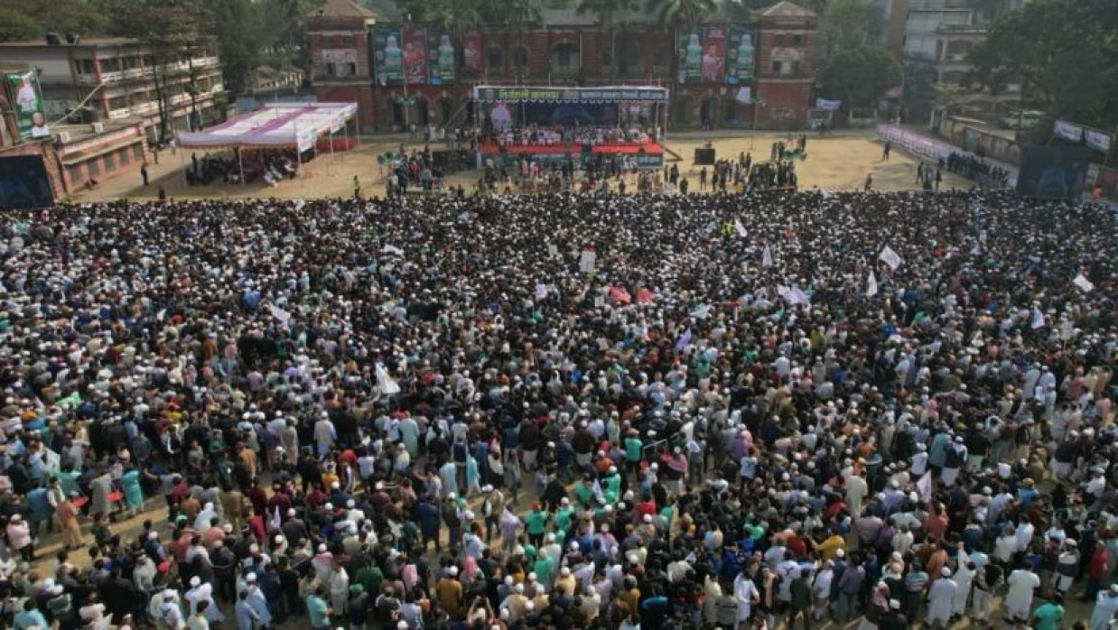 ১১ দলীয় জোটের নেতাকর্মী ও সমর্থকদের উপস্থিতিতে কানায় পরিপূর্ণ