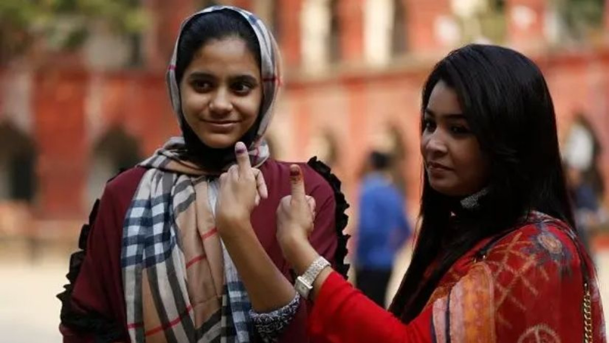 তরুণ ভোট যাবে কোন বাক্সে, তাদের পক্ষে টানতে বিএনপি-জামায়াতের কৌশল কী?