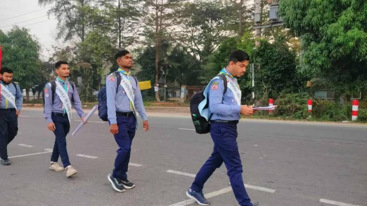 গোপালগঞ্জের ৪ রোভারের হেঁটে ১৫০ কিলোমিটার পথ পরিভ্রমণ শুরু