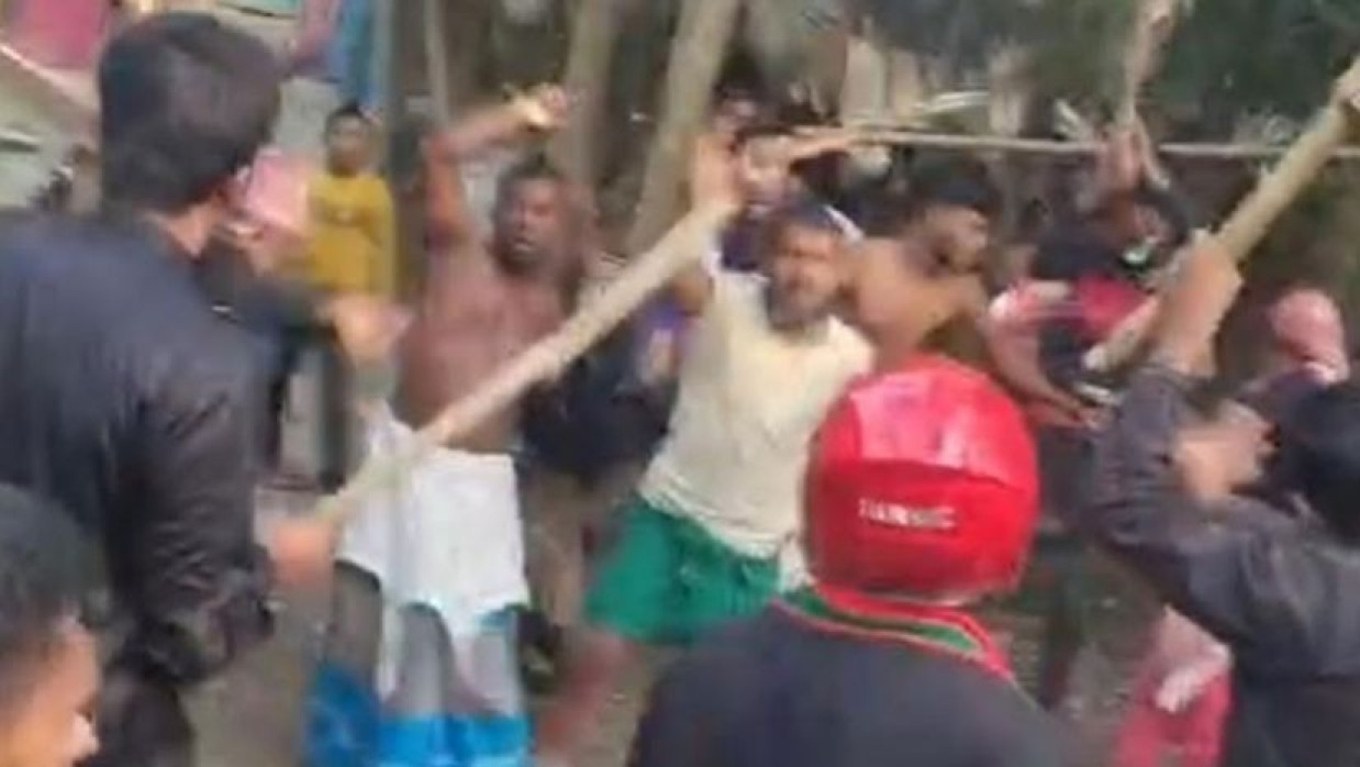  বিএনপি-জামায়াত সংঘর্ষ, আহত ১৫