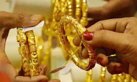  সোনার দামে রেকর্ড, ভরিতে বাড়ল কত?