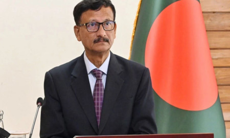 গাজায় বাংলাদেশি সৈন্য পাঠানোর বিষয়ে যা জানালেন পররাষ্ট্র উপদেষ্টা