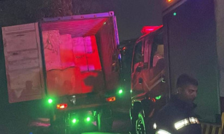 মিরসরাইয়ে চলন্ত তুলাবাহী কাভার্ড ভ্যানে আগুন