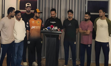 ব্যর্থ বিসিবি, সিদ্ধান্তে অনড় ক্রিকেটাররা