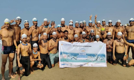 টেকনাফে ‘বাংলা চ্যানেল’ পাড়ি দিলেন ৩৫ সাঁতারু