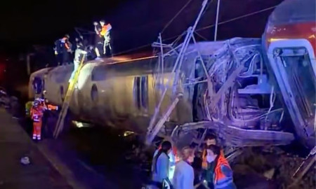 স্পেনে দ্রুতগতির দুটি ট্রেনের সংঘর্ষে নিহত ২১