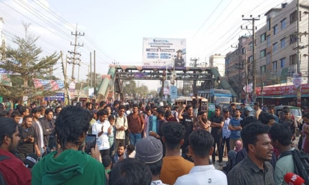 শাকসু নির্বাচনের দাবিতে সিলেট-সুনামগঞ্জ মহাসড়ক অবরোধ শিক্ষার্থীদের