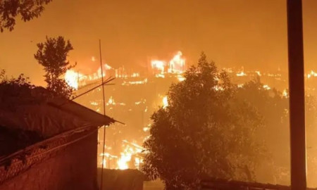 গভীর রাতে রোহিঙ্গা ক্যাম্পে ভয়াবহ আগুন