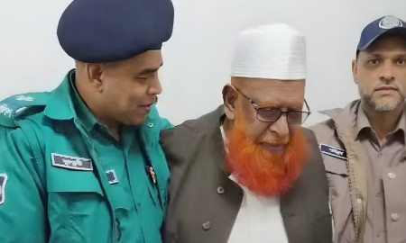   আত্মসমর্পণ করলেন মানবতাবিরোধী অপরাধে মৃত্যুদণ্ডপ্রাপ্ত আবুল কালাম আজাদ