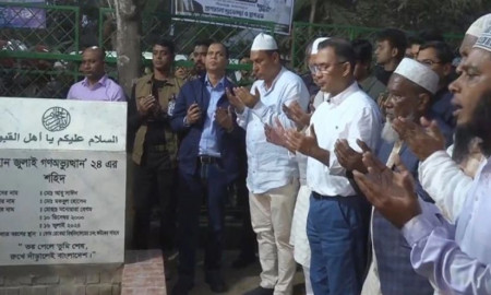 শহীদ আবু সাঈদের কবর জিয়ারত করলেন তারেক রহমান