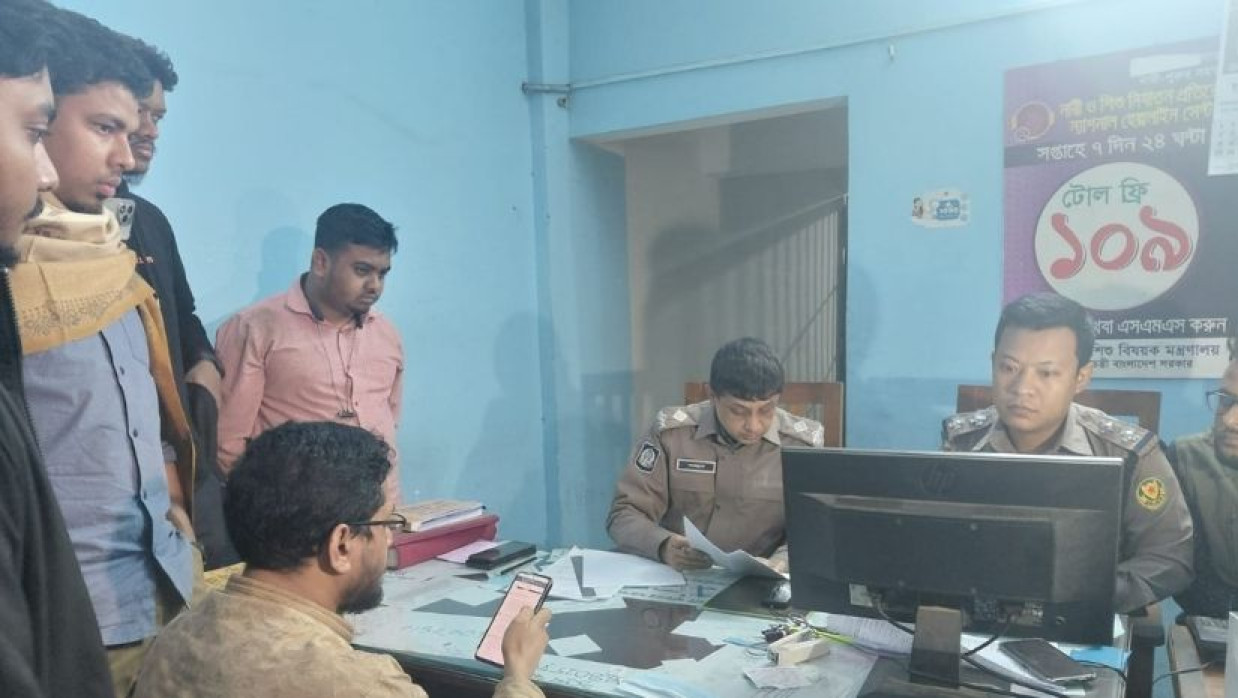 জামায়াত আমিরের টুইটার হ্যাকের ঘটনায় গভীর রাতে থানায় জিডি, সকালে প্রেস ব্রিফিং