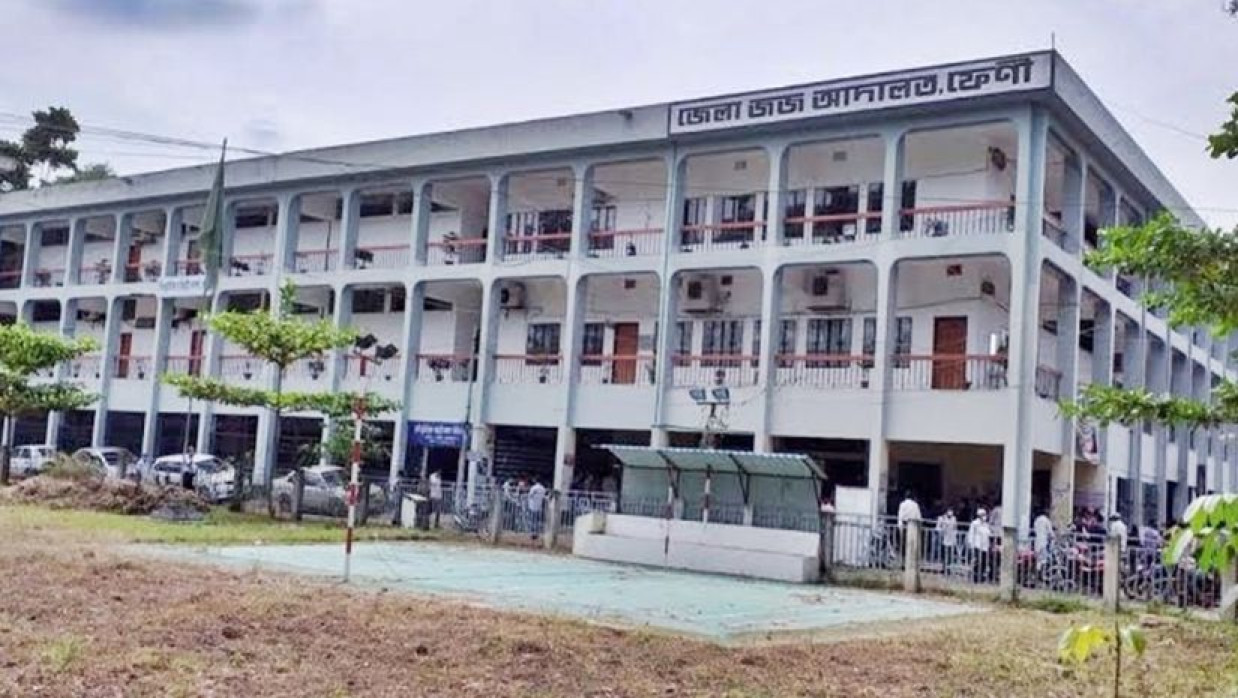 ফেনীর সাবেক তিন এমপিসহ ১৫৭ জনের বিরুদ্ধে গ্রেপ্তারি পরোয়ানা