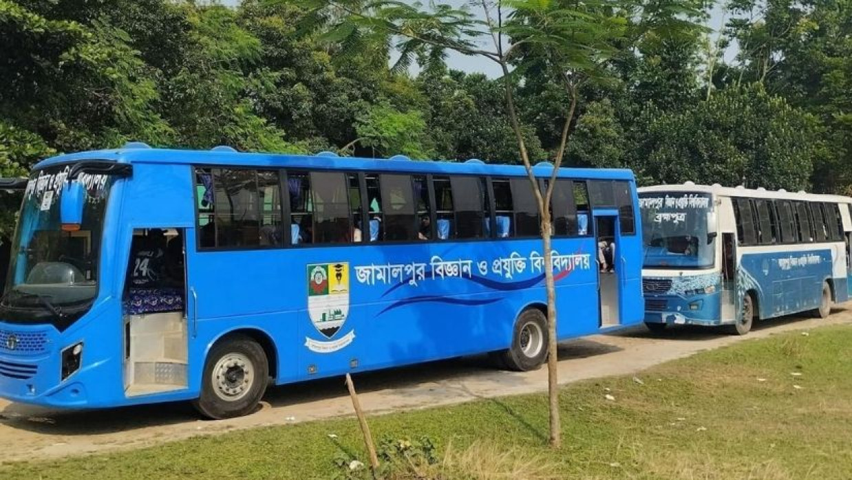 ড্রাইভার সংকটে বন্ধ জাবিপ্রবির বাস, ভোগান্তিতে শিক্ষার্থীরা