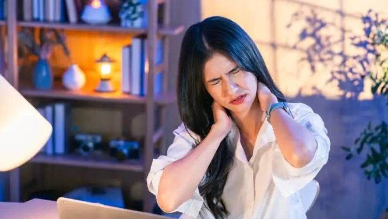 ঘরে ঘরে মাথাব্যথা, চোখে ব্যথা ও ঘাড় ব্যথা কিসের ইঙ্গিত