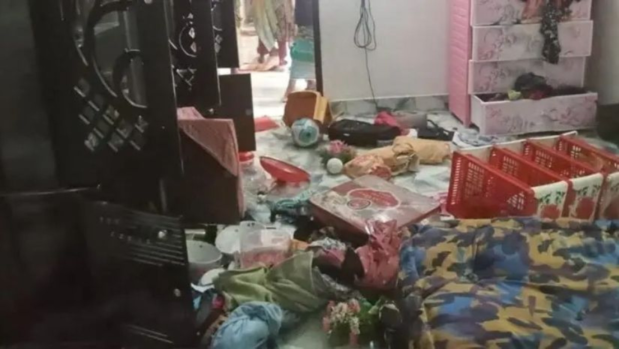 জামায়াত কর্মীর বাড়িতে হামলা, ৬ জনকে কুপিয়ে জখমের অভিযোগ