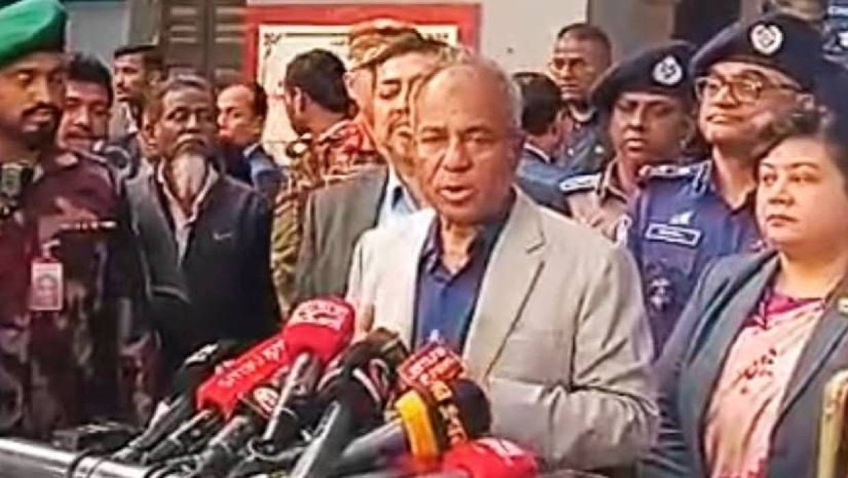 নির্বাচনে কেন্দ্র দখল হলে কেউ ছাড় পাবে না : স্বরাষ্ট্র উপদেষ্টা