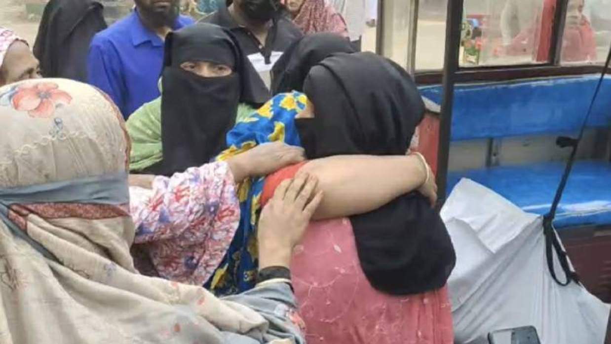 কান্নায় ভেঙে পড়েন নিহতের স্বজনরা