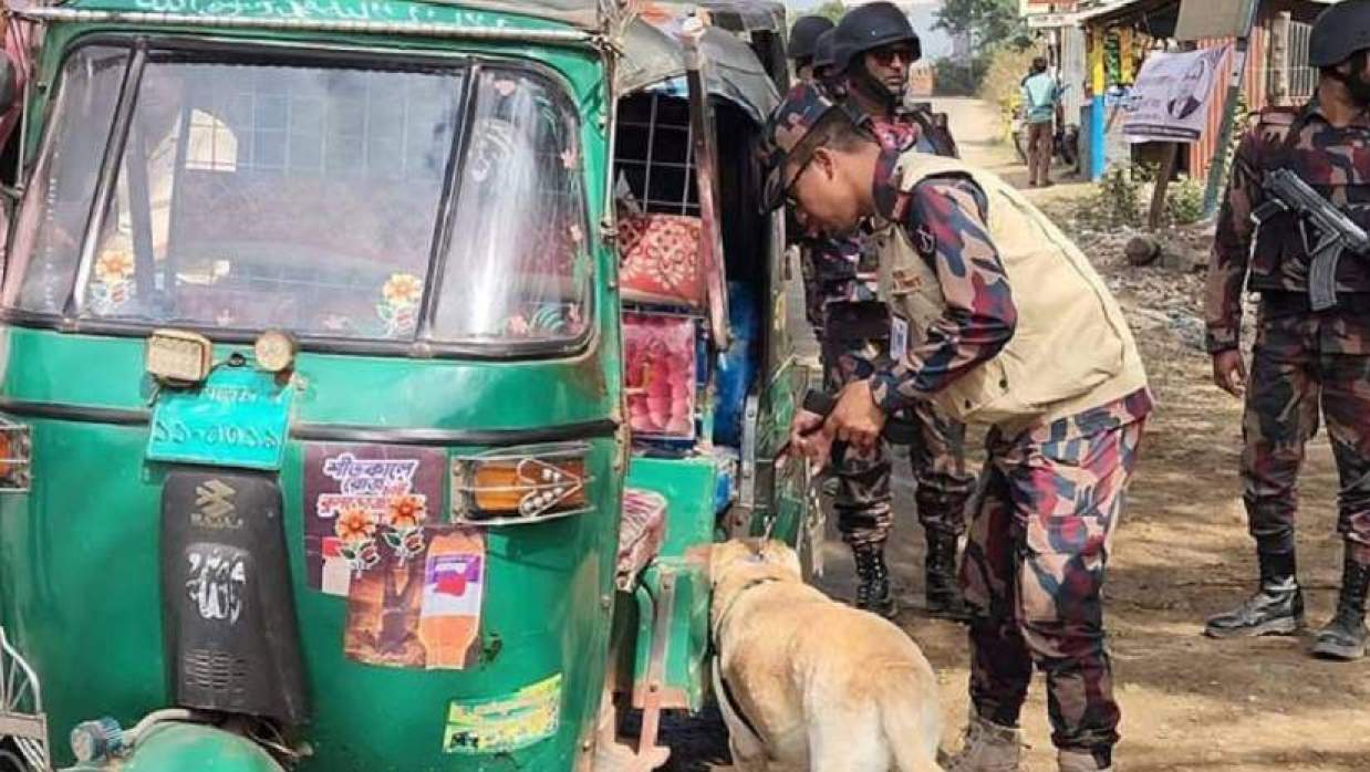 কক্সবাজারে বিভিন্ন পয়েন্টে ১১ প্লাটুন বিজিবি মোতায়েন