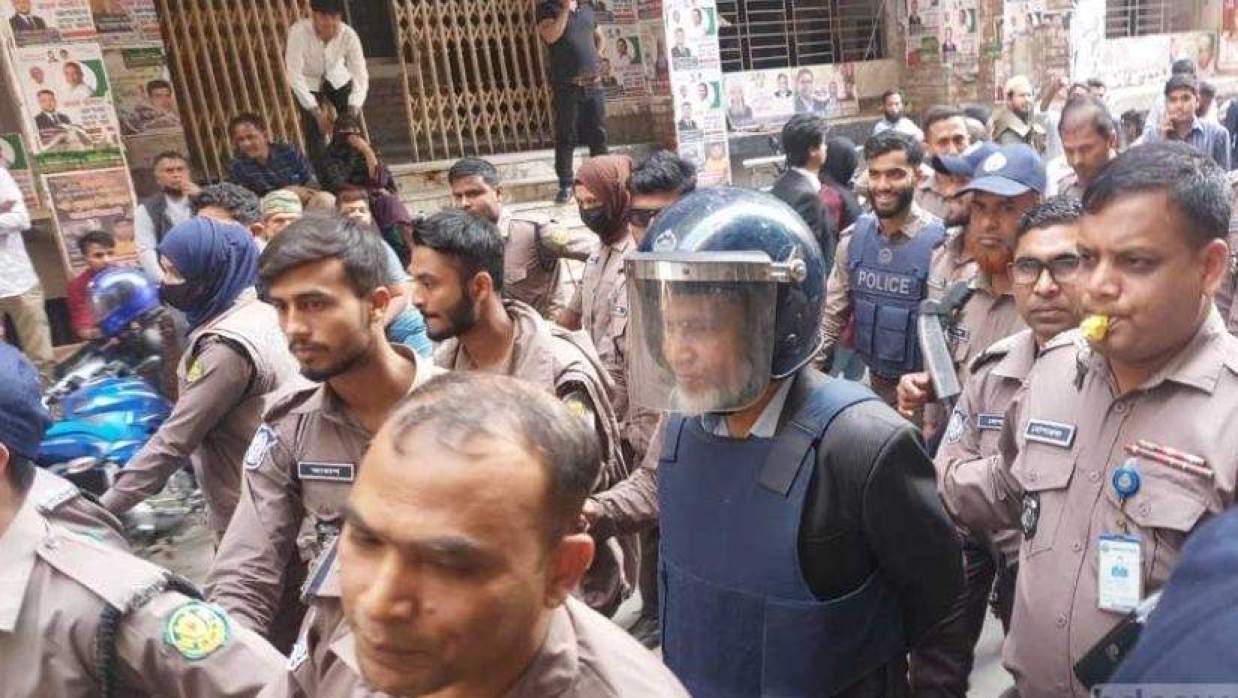 জামায়াত আমিরের এক্স ‘হ্যাকড’, বঙ্গভবনের কর্মী ছরওয়ারের জামিন হয়েছে