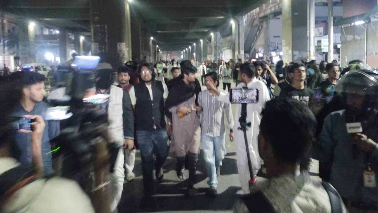 আলোচনায় বসছে ডাকসু নেতারা