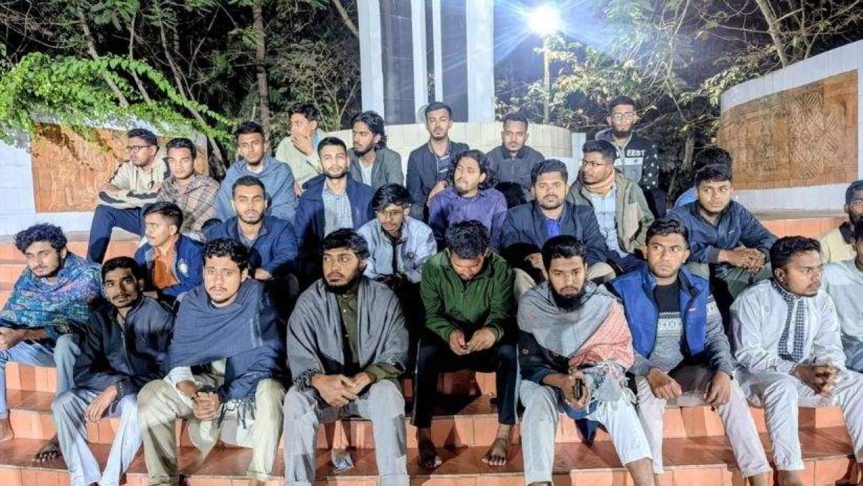 ঢাকায় ইনকিলাব মঞ্চের উপর হামলার প্রতিবাদে নোবিপ্রবিতে বিক্ষোভ