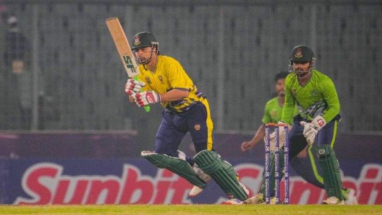 যুবাদের হারিয়ে ফাইনালে লিটনদের সঙ্গী শান্তর দুর্বার